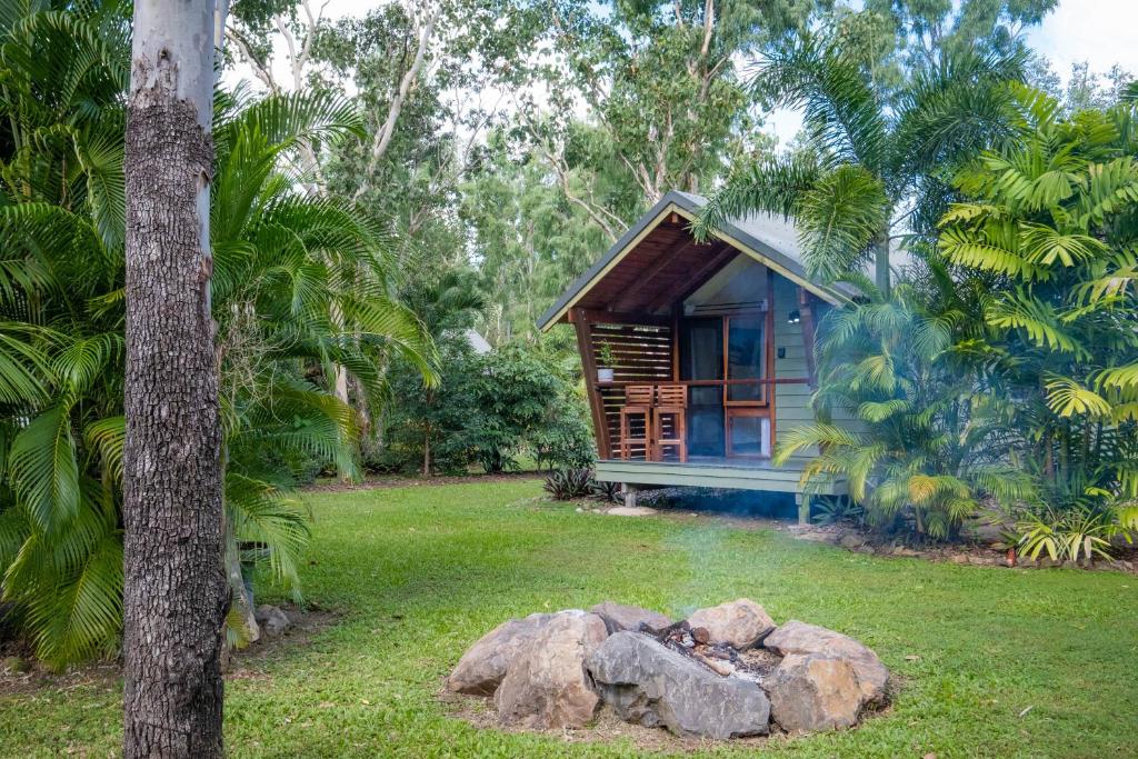 Airlie Beach Eco Cabins - Adults Only