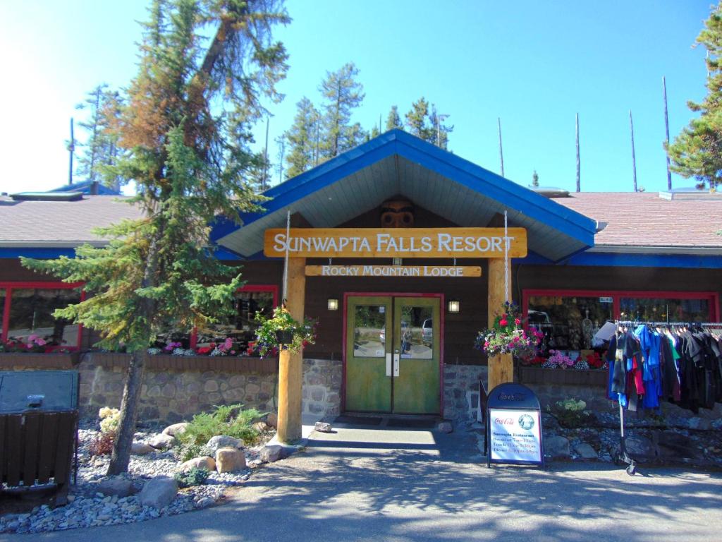 Sunwapta Falls Rocky Mountain Lodge