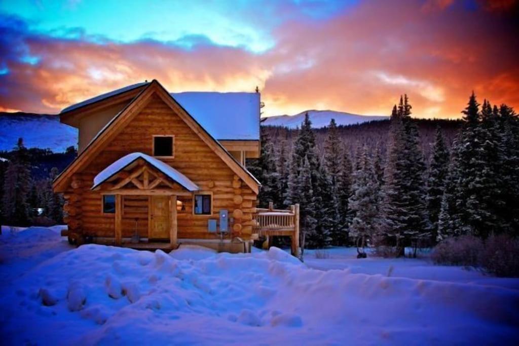 Classic Breckenridge Cabin with Modern Amenities and Million $ Views