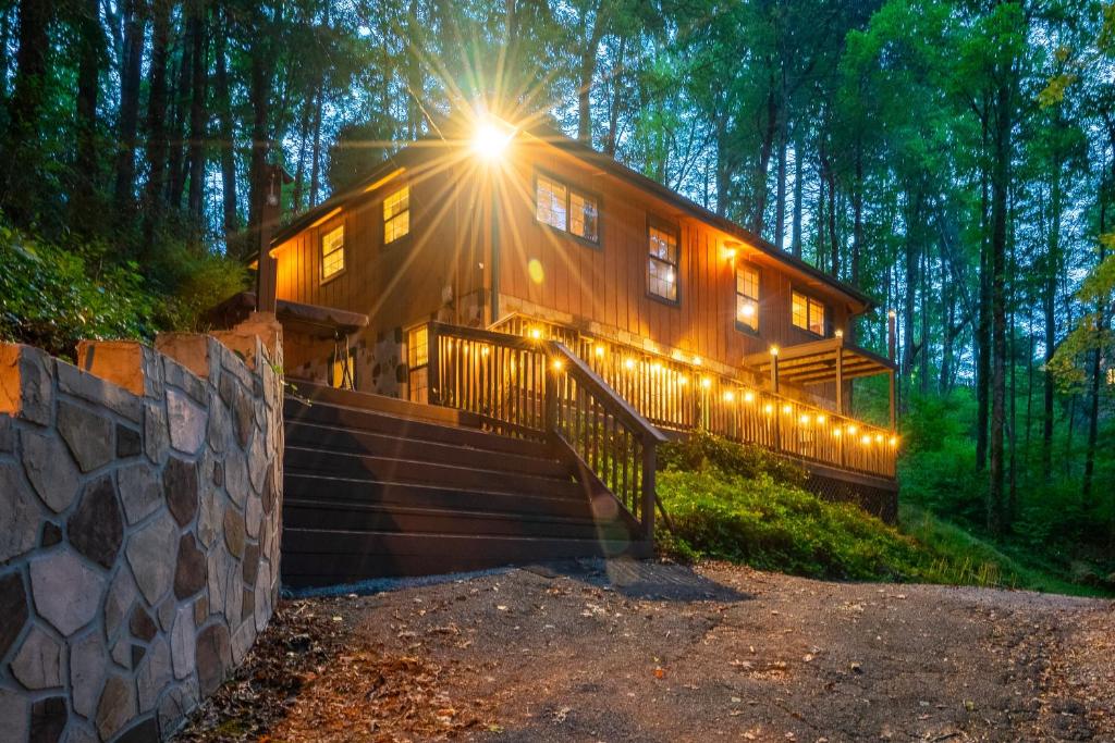 The Eagle's Nest Mountain Cabin Gatlinburg