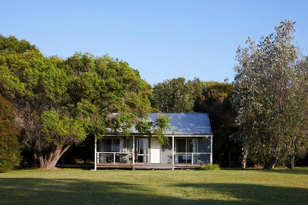 Mystery Bay Cottages