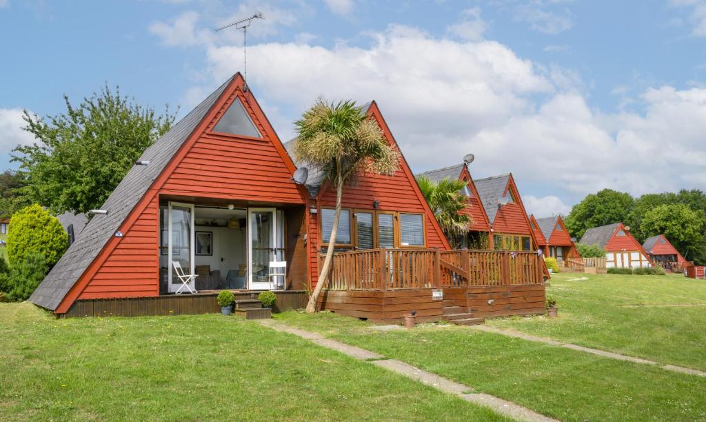 Sea Glass- Kingsdown Coastal Home with Sea View