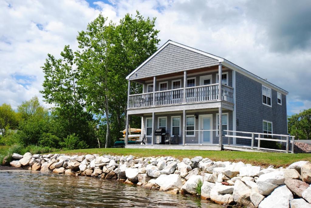 Keltic Quay Cottages & Bayfront Lodge