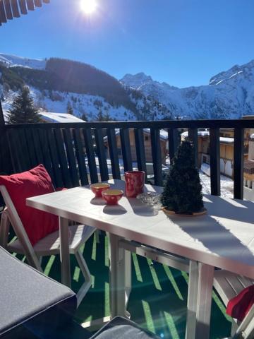 STUDIO 2 ALPES STYLE CHALET au PIED DE TELESIEGE DU DIABLE