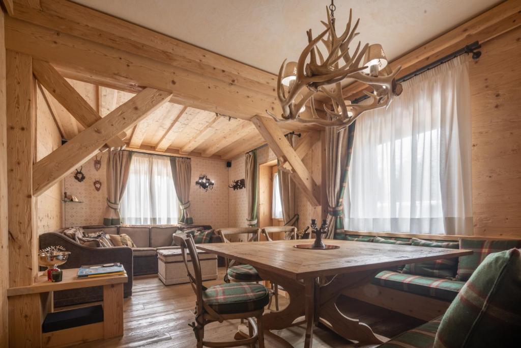 Cortina Deluxe Chalet R&R