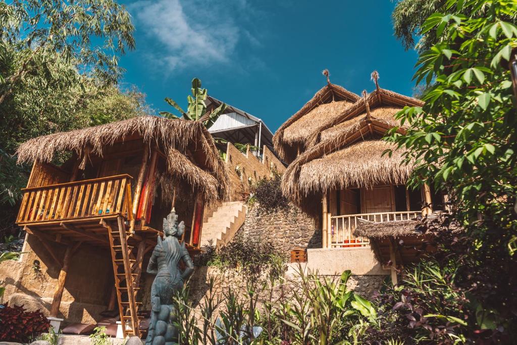 BALI BAMBOO JUNGLE HUTS AND HOSTEL