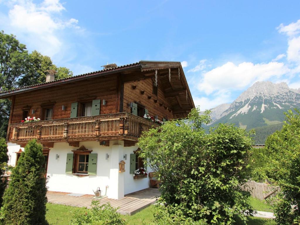 Detached holiday home in Ellmau near the ski lift