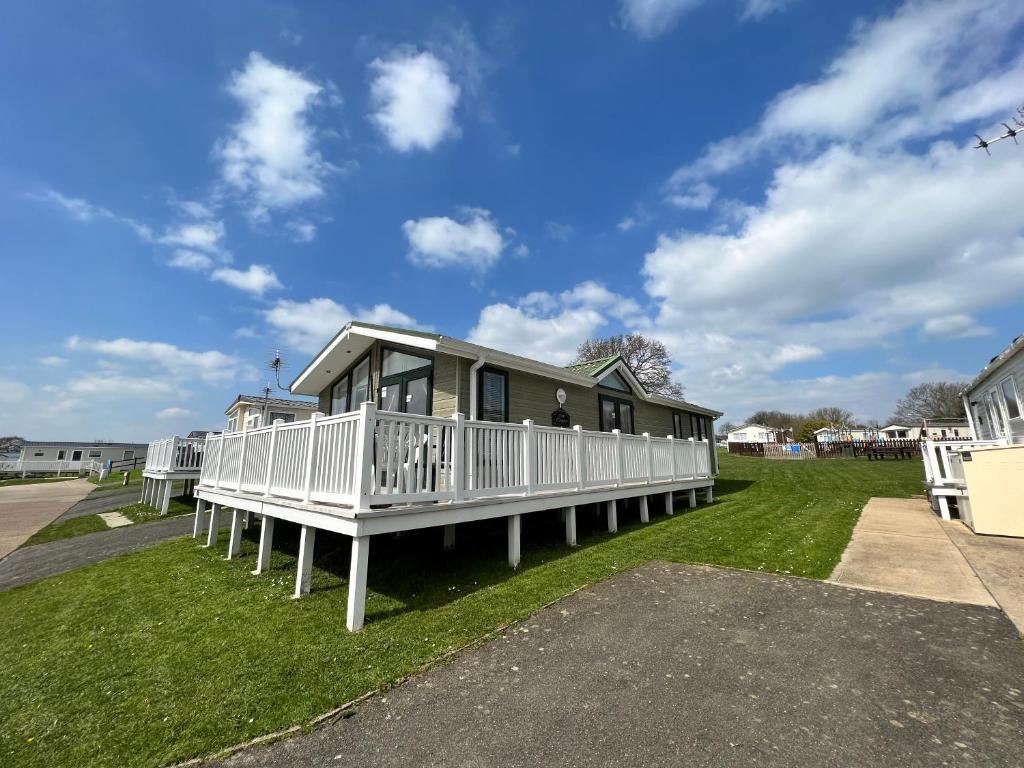 2 Bedroom Lodge TH35, Nodes Point, St Helens, Isle of Wight