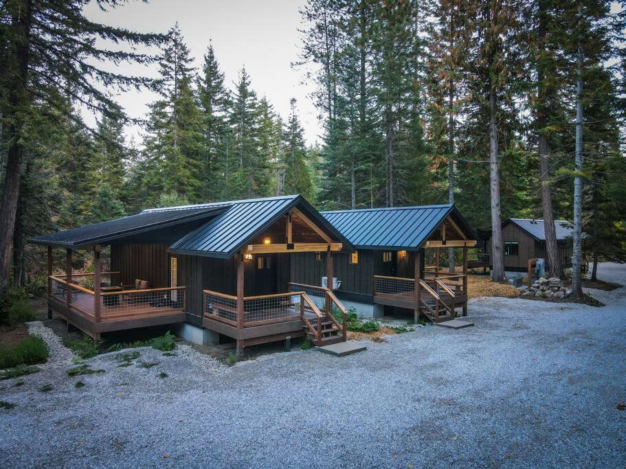 Wilderness Lodge 1 bedroom cabin in the woods at Lake Wenatchee