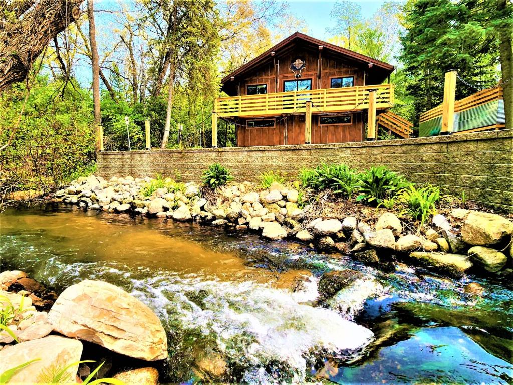 Beachside-HotTub-Fireplace-Authentically Northern