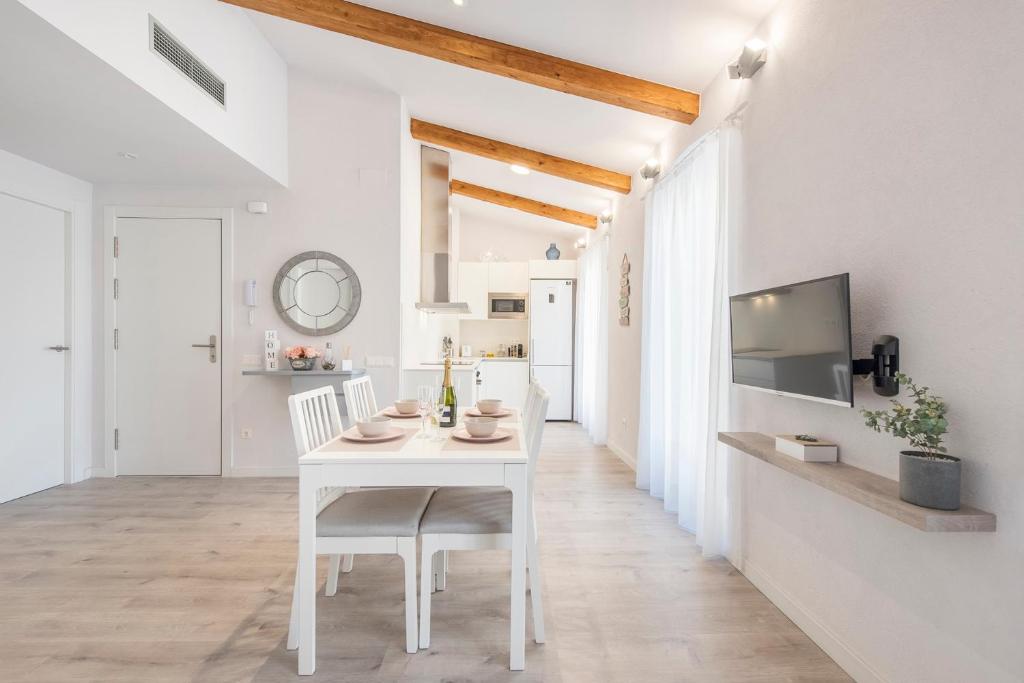 Lovely and bright apartment in the heart of Banyoles